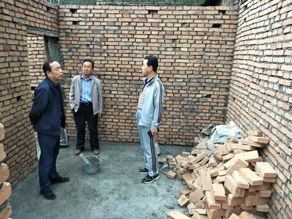 隴運集團公司黨委書記、董事長李寅祥同志深入琵琶鎮(zhèn)寧強村開展幫扶工作