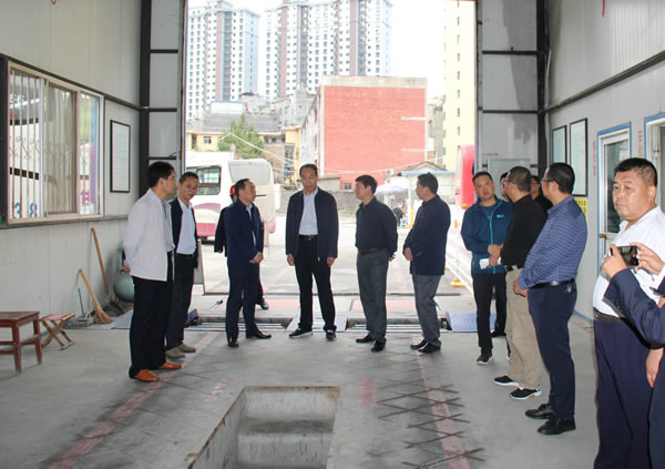 市安委辦主任、安監(jiān)局局長李永宏一行到隴運(yùn)集團(tuán)公司檢查指導(dǎo)工作